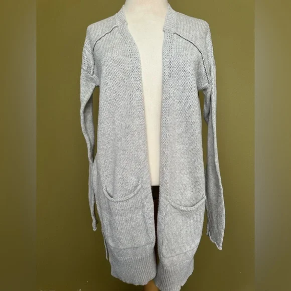 LAST CALL !!!! Gray Knit Long Cardigan SEND OFFER - Picture 1 of 3